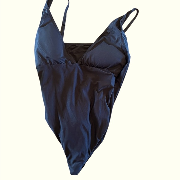 MK Michael Kors Plus Size Bathimg Suit Black V -Neck Crossover One Piece Size 18 - Picture 1 of 3